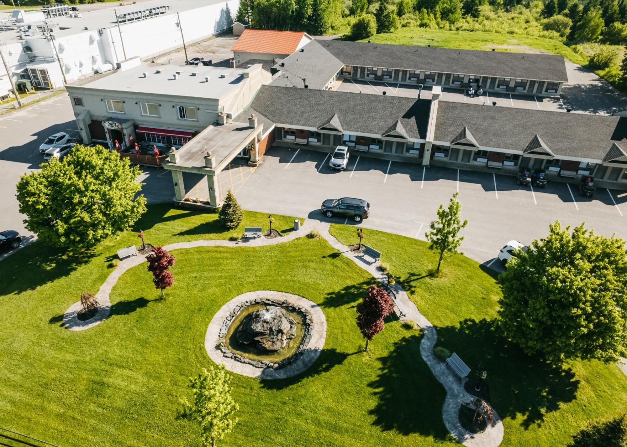 Hotel Motel Le Quiet Lac-Mégantic Esterno foto