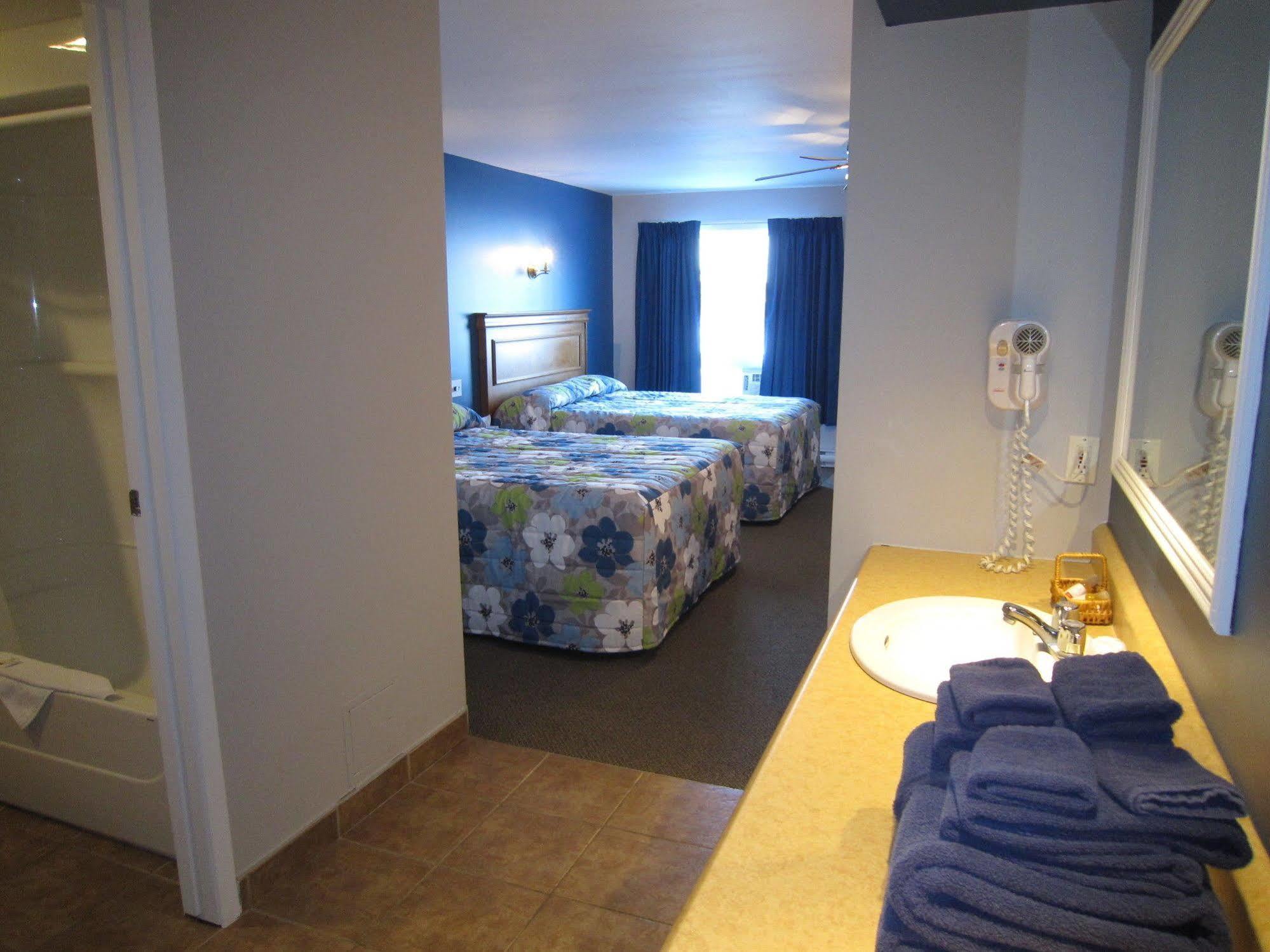 Hotel Motel Le Quiet Lac-Mégantic Esterno foto